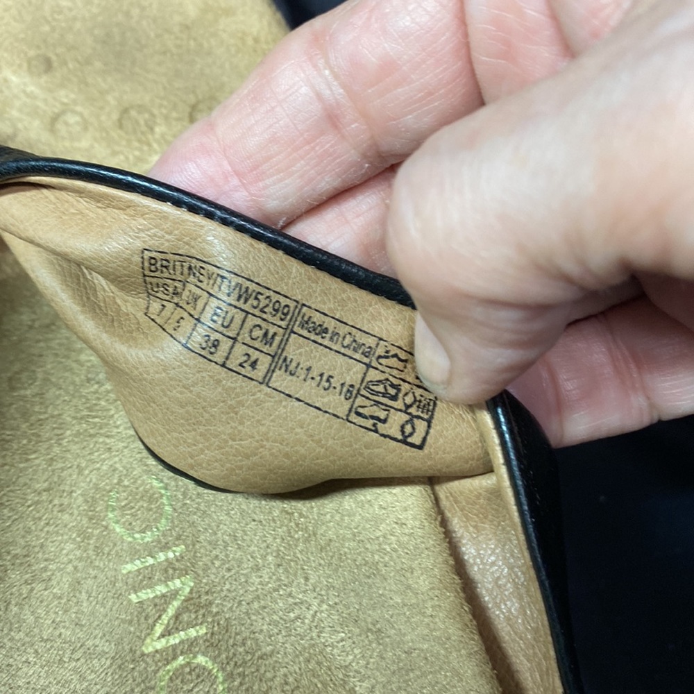 Vionic Black Leather with suede - Picture 4 of 4